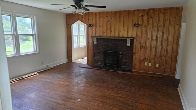 Building Photo - 104 S Johnson Ave