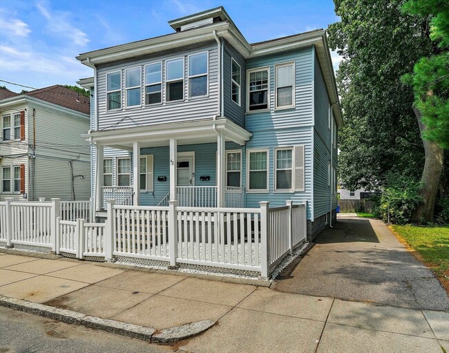 Building Photo - 62 Favre St