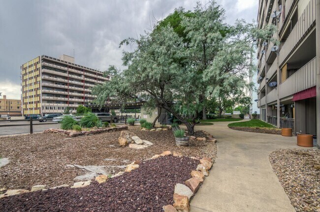 Building Photo - 1111 Ash St