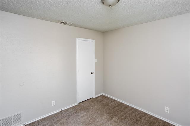 Building Photo - 1400 Thackery Dr