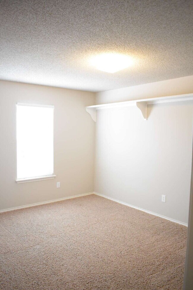 Building Photo - Rare 3 bedroom 3 bath home in Frenship Sch...