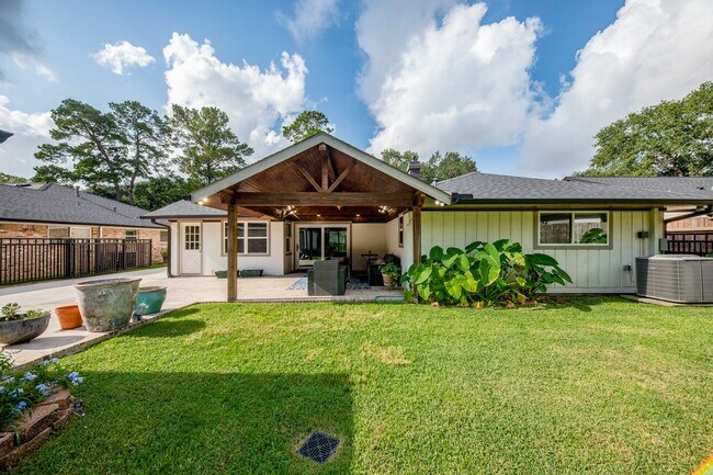 Building Photo - 926 Chantilly Ln