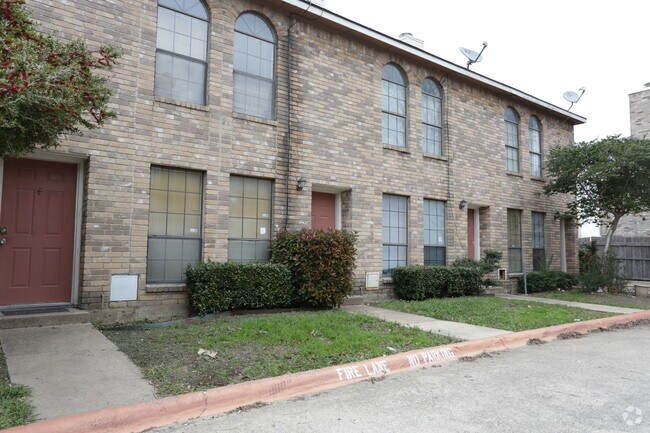 Building Photo - Patito Place Townhomes