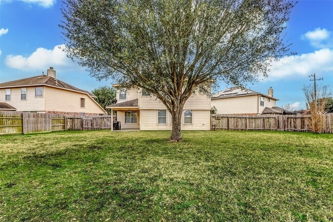 Building Photo - 6303 Applewood Forest Dr