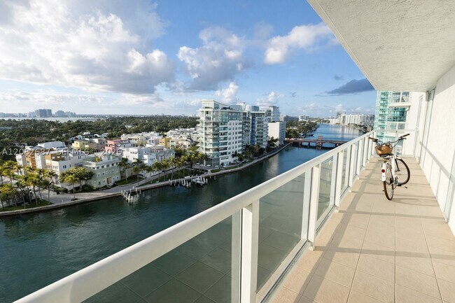 Building Photo - 5900 Collins Ave
