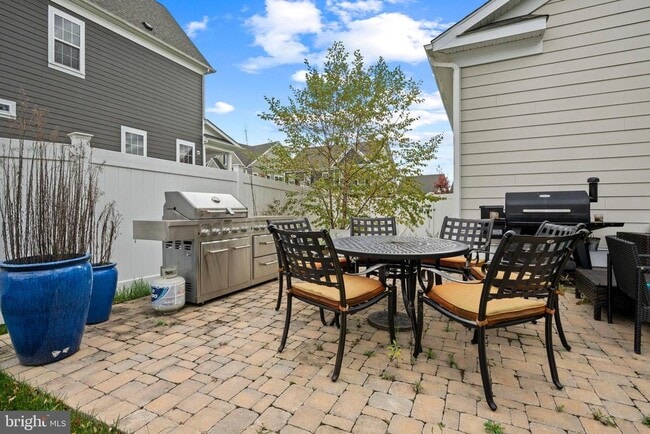 Building Photo - 607 Somerstown St