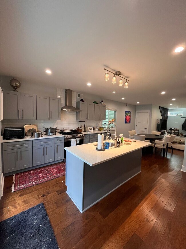 Building Photo - Lawrenceville 3 Bed, 2.5 Bath House with Parking for Lease July 1!