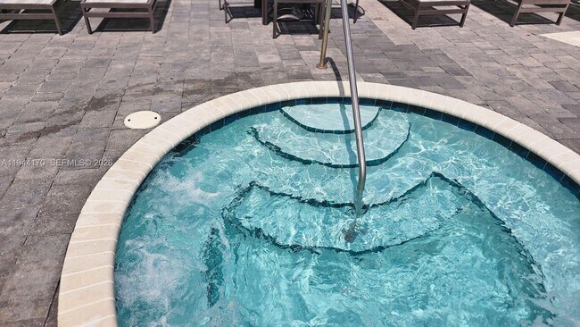 Building Photo - 1146 SE 26th Ter