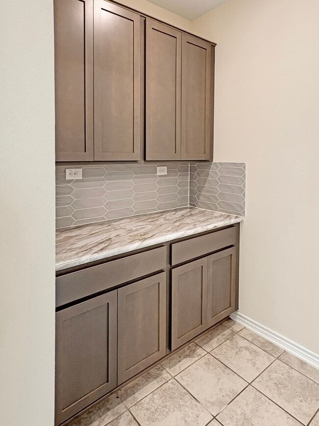 Building Photo - Contemporary Living in Seguin – Over 2,400...