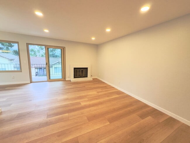 Building Photo - FULLY REMODELED: Spacious 3 bedroom condo in San Marcos With AC