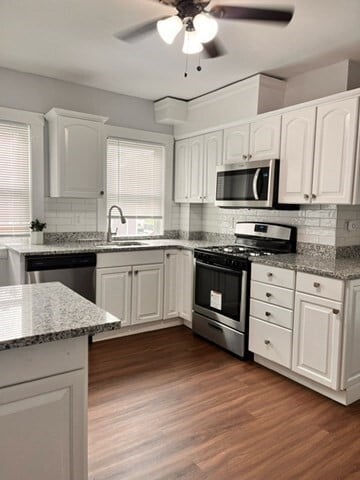 Building Photo - 686 River St