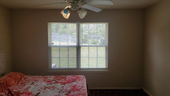 Building Photo - 3 bd, 2 ba house, NE Columbia, near I-70/H...