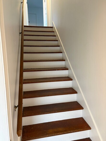 Building Photo - 1408 W Main St