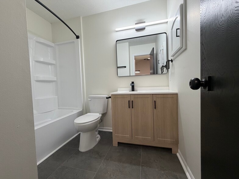 Building Photo - 10325 Ohio Plz