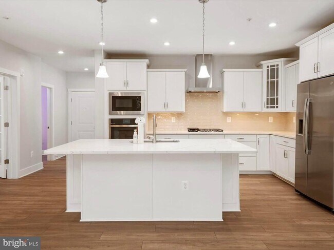 Building Photo - 170 Harrier Wy