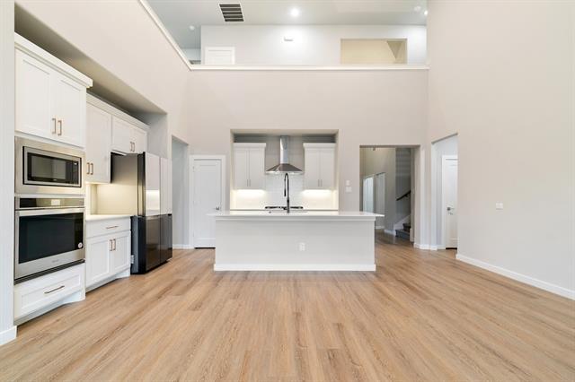 Building Photo - 1900 Brentwood Ln