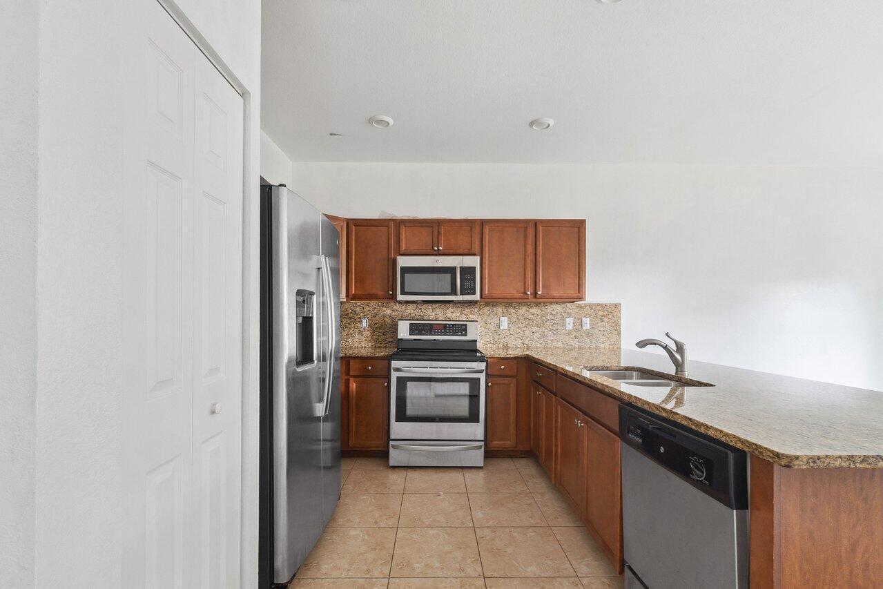 Building Photo - 5288 Ashley River Rd