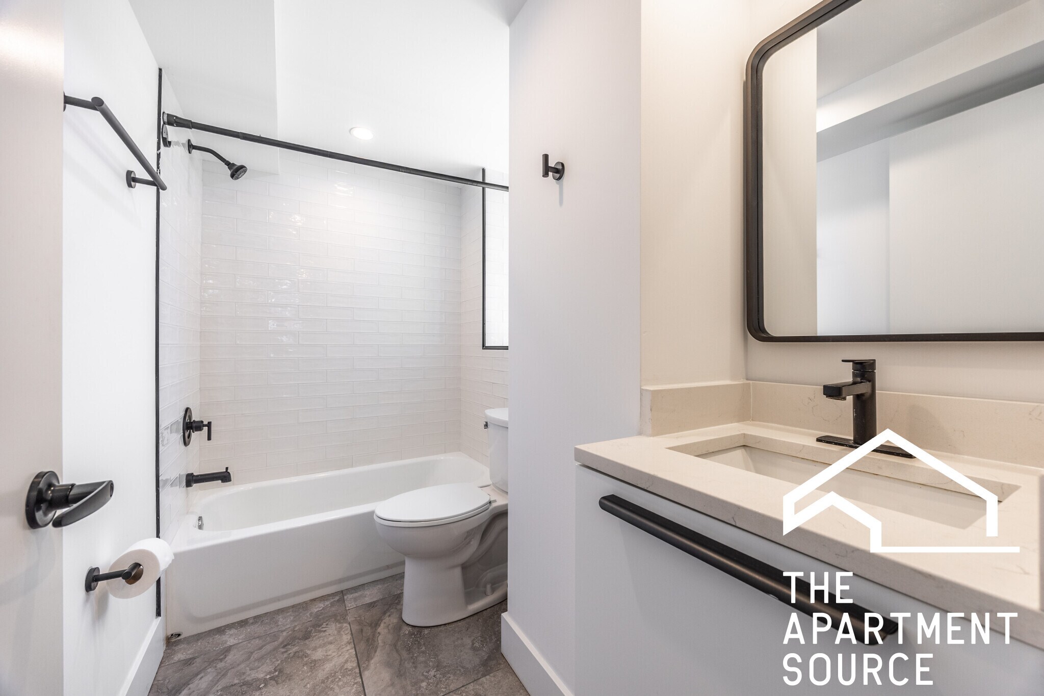 Building Photo - 941 W Carmen Ave