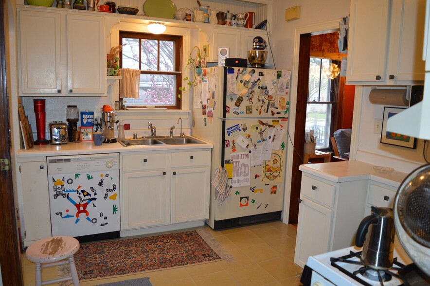 Building Photo - 2630 Hoard St