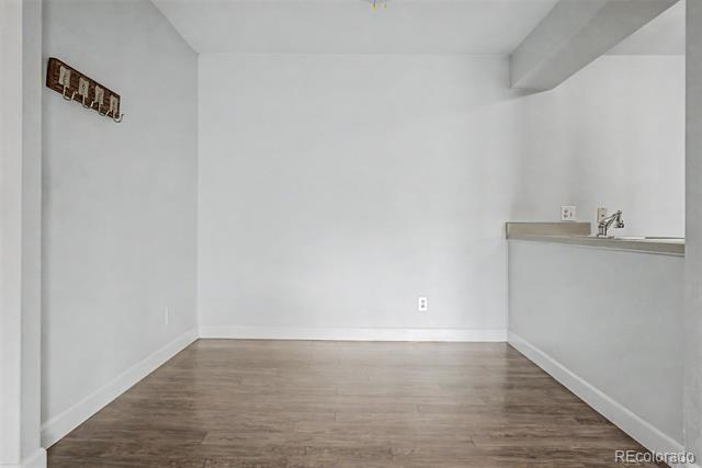 Building Photo - 7665 E Eastman Ave