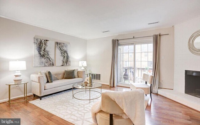 Building Photo - 927 S Rolfe St