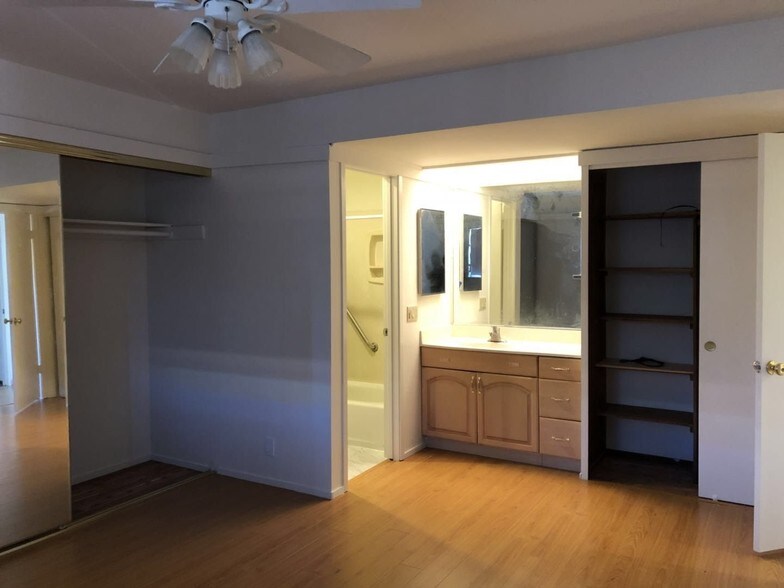 hallway - 500 W Middlefield Rd