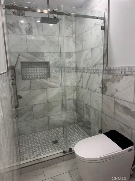 Building Photo - 7127 White Oak Ave