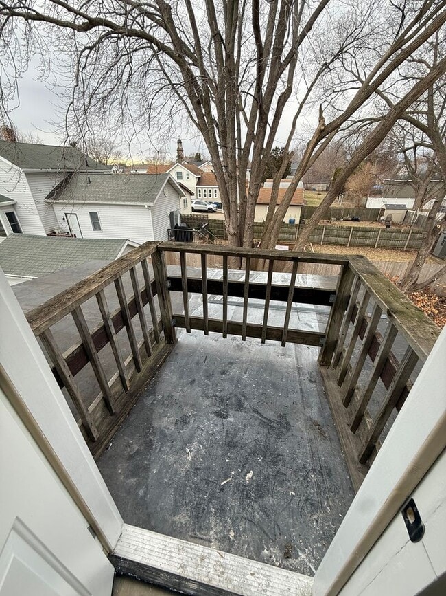 Building Photo - 1119 S Main St