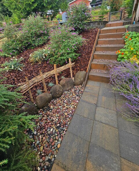 Path to Apartment - 320 NE Wisteria Way