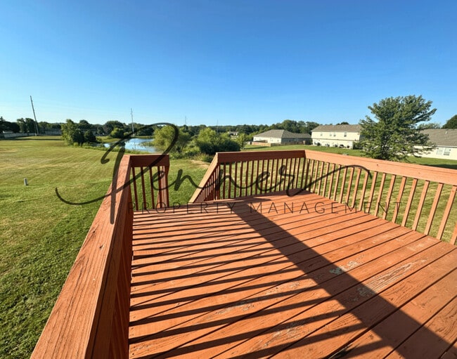 Building Photo - 1017 NW Willow Dr