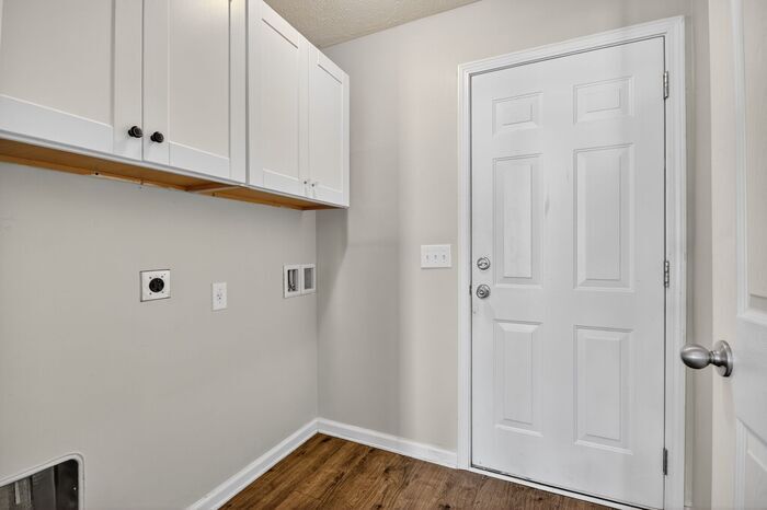 Building Photo - 317 Bryant Park Ct