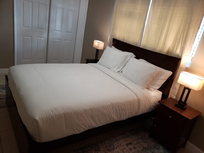 Building Photo - 7530 Miramar Pky