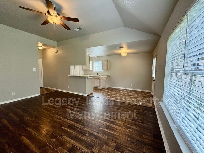 Building Photo - 1136 Alvarado St