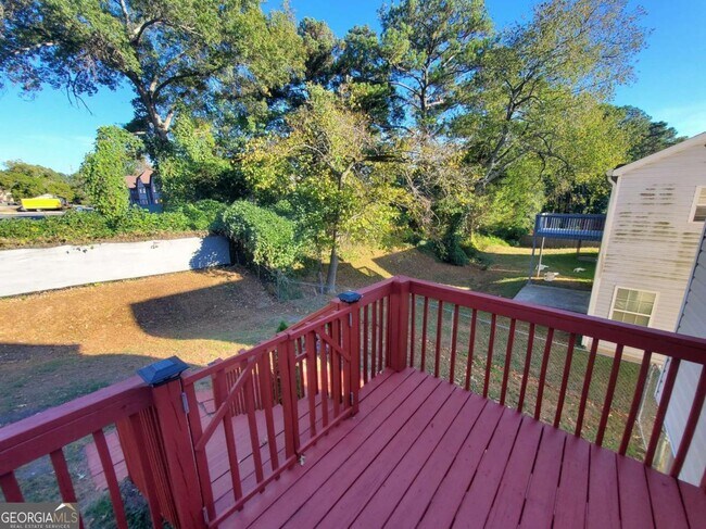 Building Photo - 5450 Twin Lakes Dr