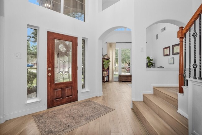 Building Photo - 3006 E Lake Falls Cir