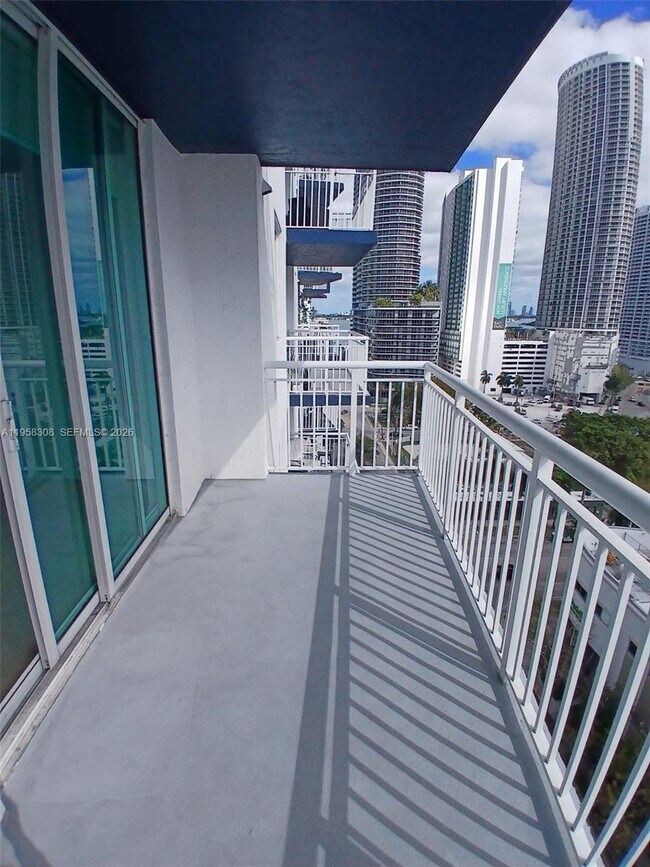 Building Photo - 275 NE 18th St