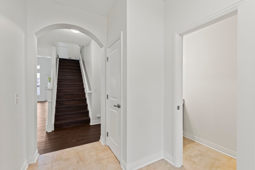 Building Photo - 1067 Eberton Ave