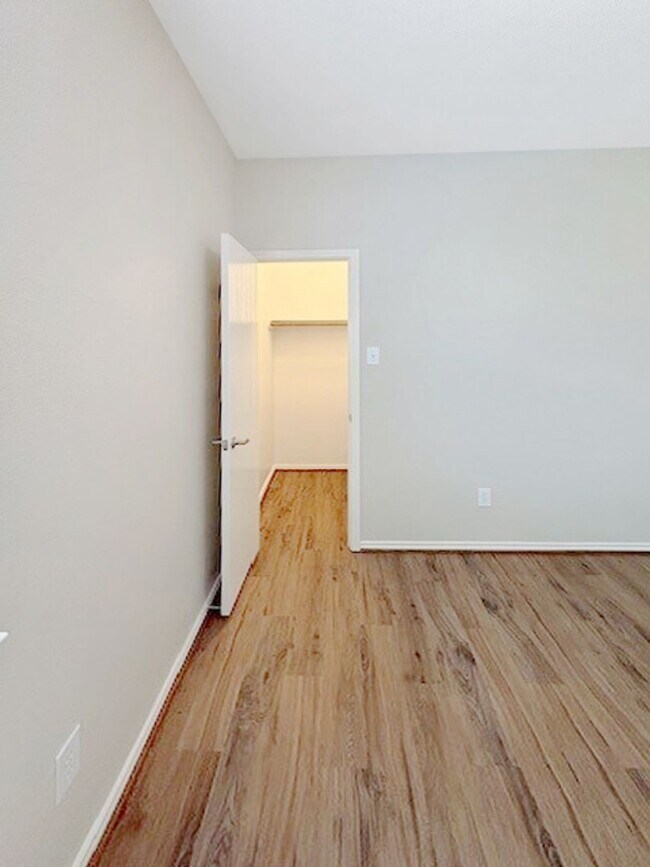 Building Photo - 9716 Minton Dr