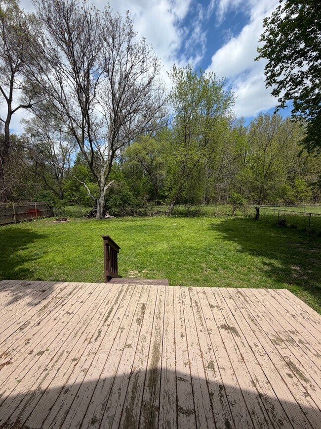 Building Photo - Secluded & Charming 3BR/1BA in Lansing — Section 8 Approved