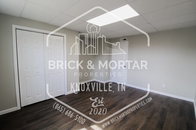 Building Photo - 1005 Clendenen Rd