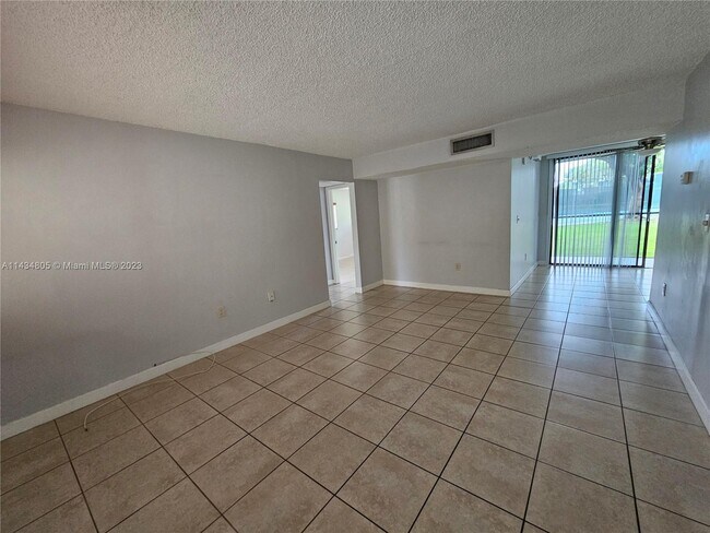 Building Photo - 8005 SW 107th Ave