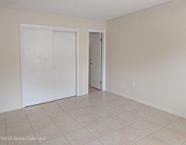 Building Photo - 121 San Juan Cir