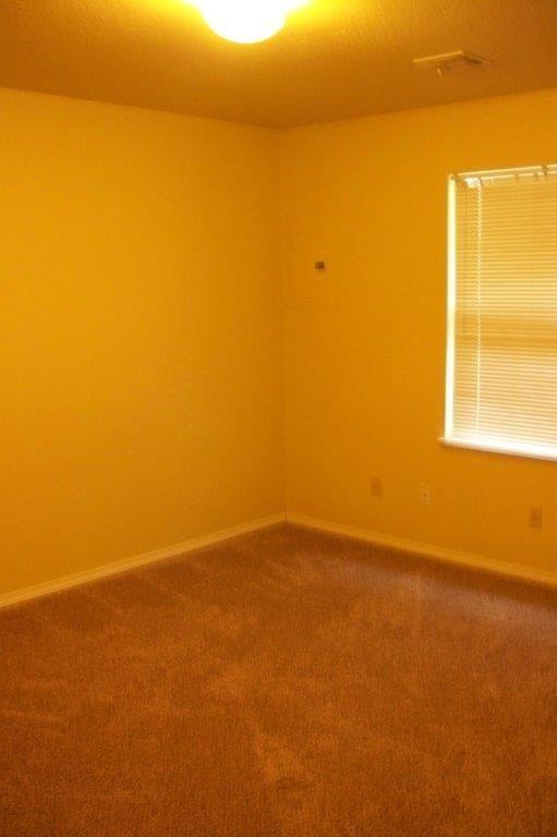Building Photo - 827 Russell Cir