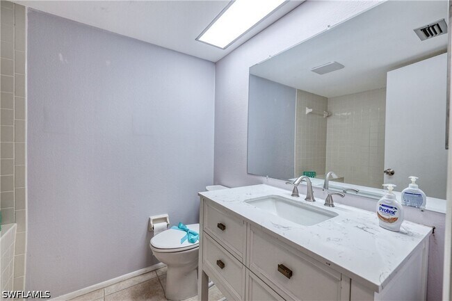 Building Photo - 17456 Overhill Dr