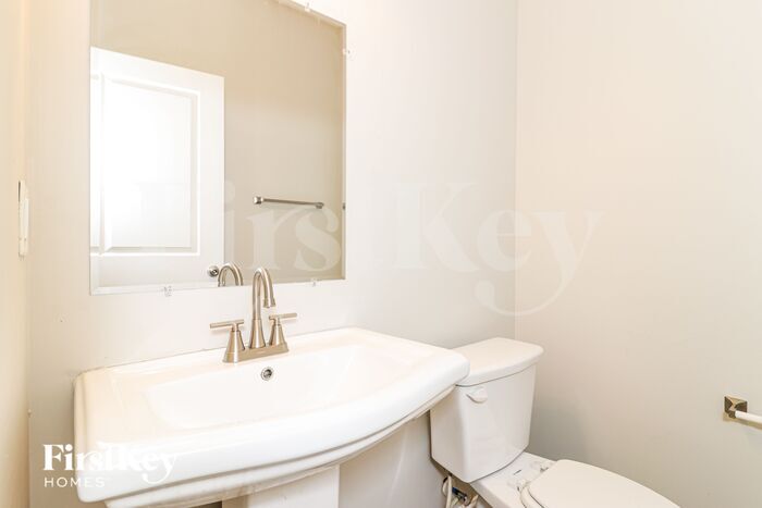 Building Photo - 979 Treymont Way