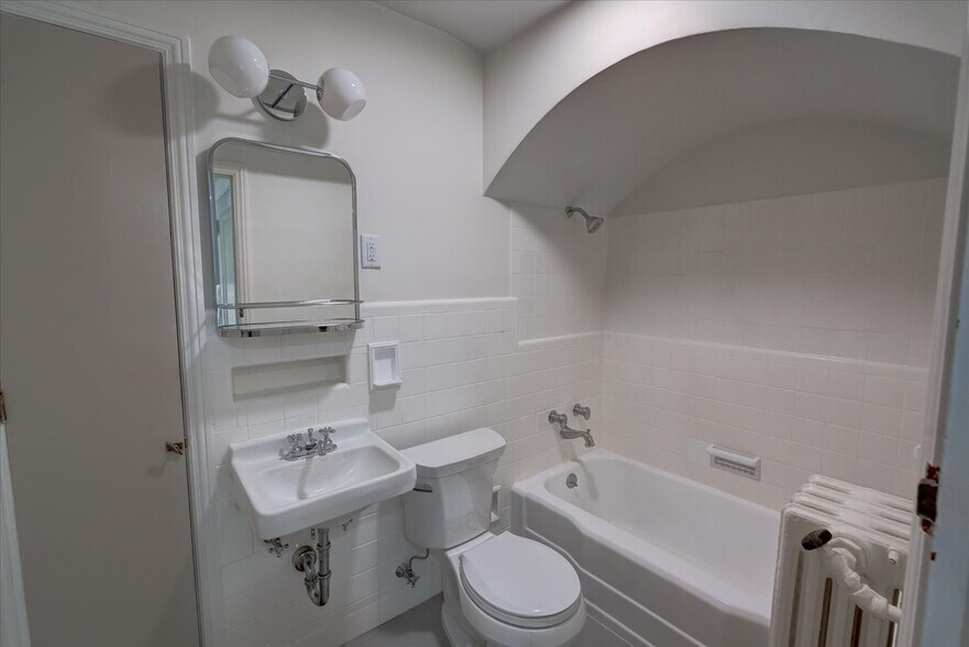 Building Photo - 2615 Stevens St