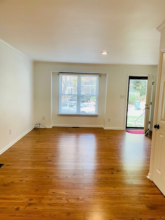 Building Photo - 122 Winners Cir