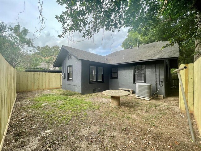 Building Photo - 113 Northwood St