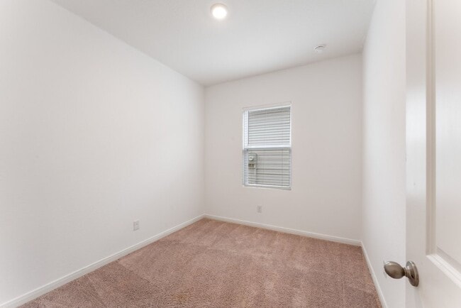 Building Photo - 6032 Pearl Mdw