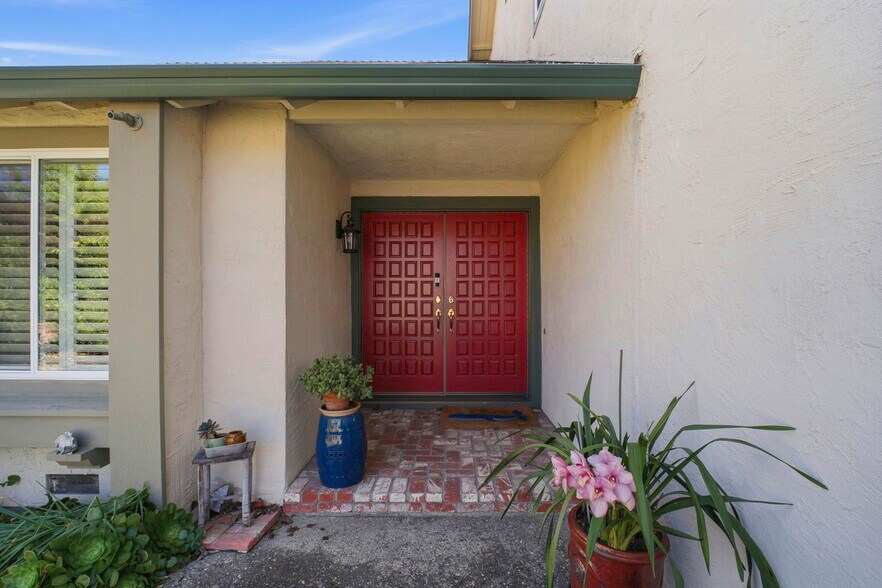 Building Photo - 6001 Castlebrook Dr